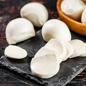 добавить моцареллу