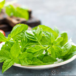 листики базилика