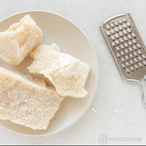 натереть пармезан