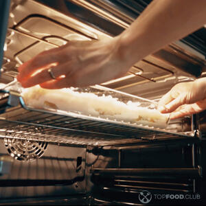 поставить форму в духовку