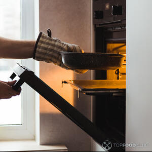 поставить форму в духовку