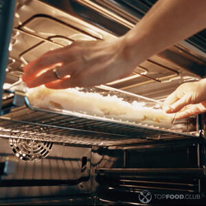 поставить форму в духовку