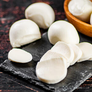 добавить моцареллу