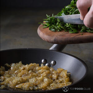 добавить шпинат