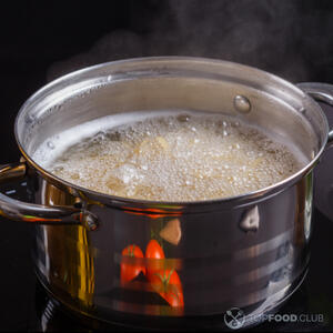 варить макароны