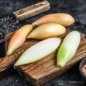 чистить лук-шалот