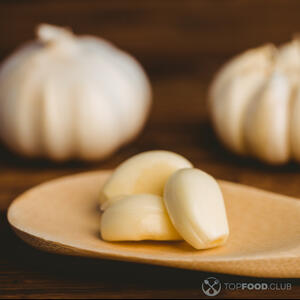 почистить чеснок