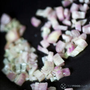 нарезать лук-шалот