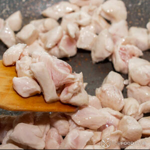 жарить куриное мясо