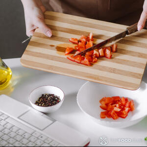 Режем помидоры