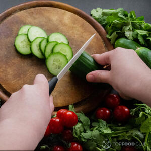 Режем огурцы