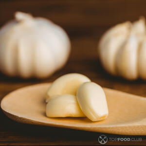 почистить чеснок