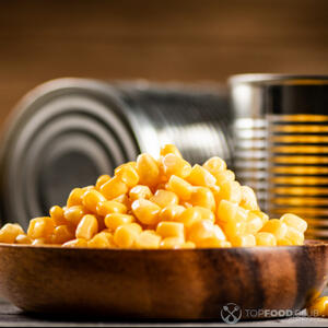 добавить кукурузу