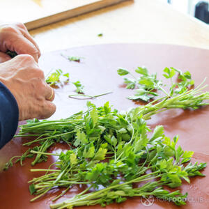 рвем петрушку