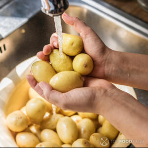 моем картошку