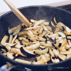 Жарим баклажаны