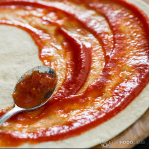 распределить протертые помидоры