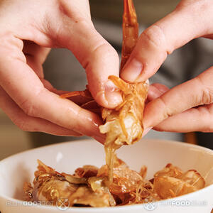 Чистим креветку