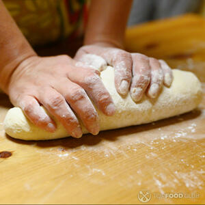 перемесить тесто