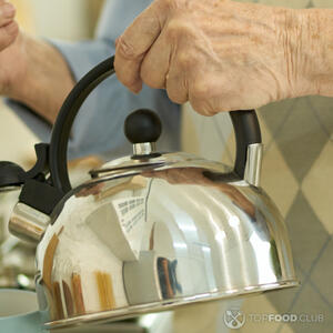 Наливаем воду