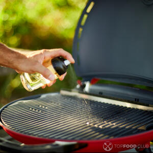 сбрызнуть гриль спреем