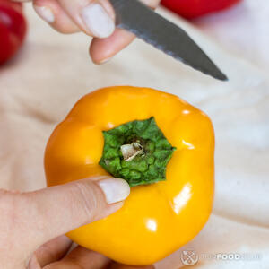 Подготавливаем перец