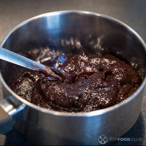 густой сливовый соус