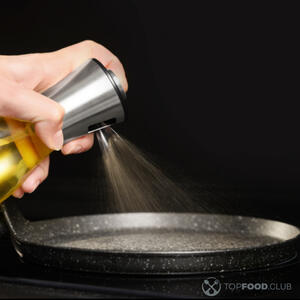 сбрызнуть противень маслом