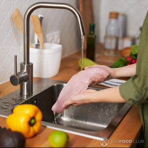 мыть куриное филе