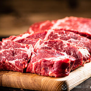 Нарезаем мясо