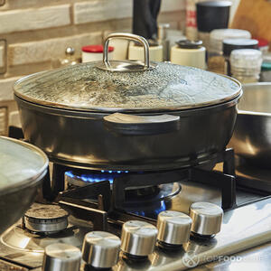 сковорода на плите