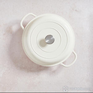 кускус в кастрюле