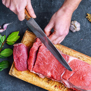 Нарезаем мясо