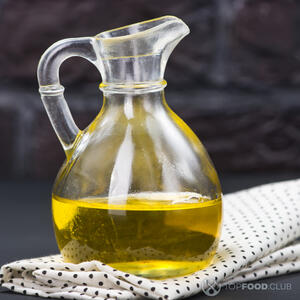 Наливаем масло