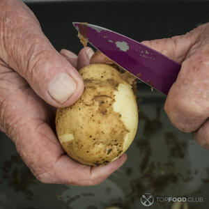 Чистим картошку