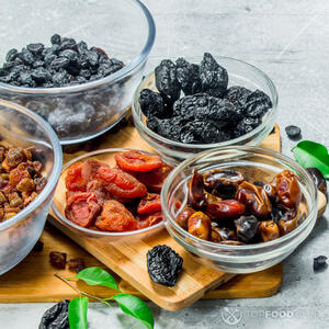 Берем сухофрукты