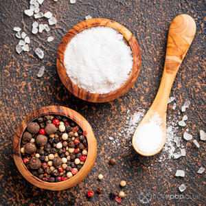 Натираем приправами