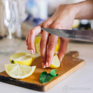 Режем лимон