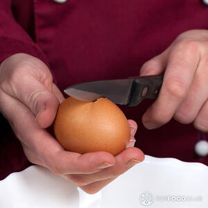 Вбейте туда яйцо