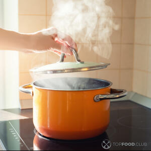 довести воду до кипения