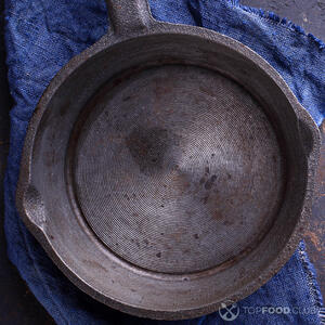 Ставим сковороду