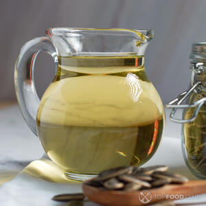 Наливаем масло