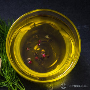 Вливаем масло