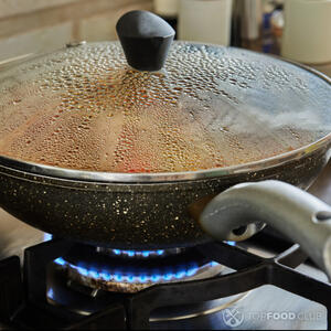 сковорода с крышкой