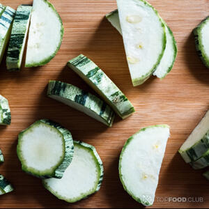 нарезанные цуккини