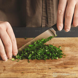 Режем петрушку