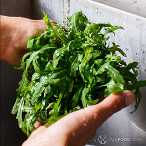рукколу мыть