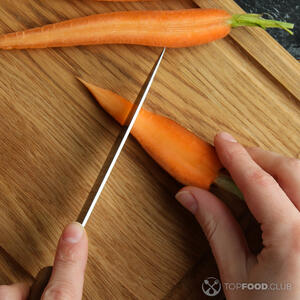 Режем морковь