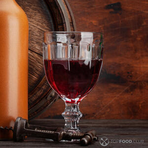 Добавляем вино