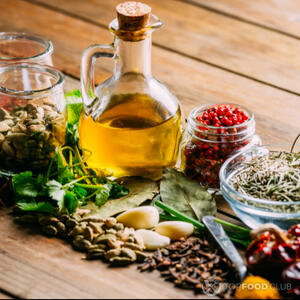 Специи на столе